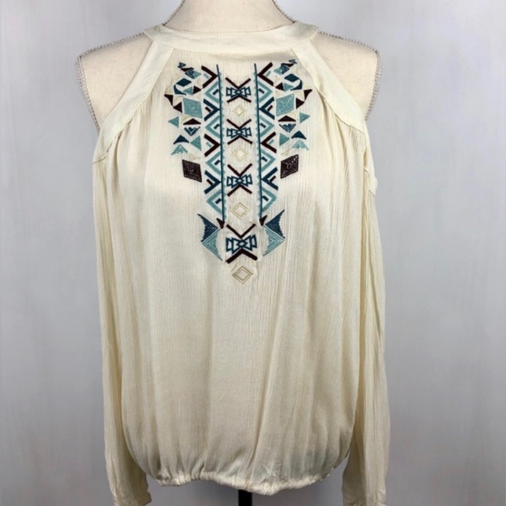 Earthbound Cold Shoulder Top - Picture 2 of 3